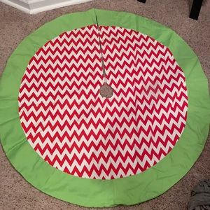 Red and white chevron tree skirt